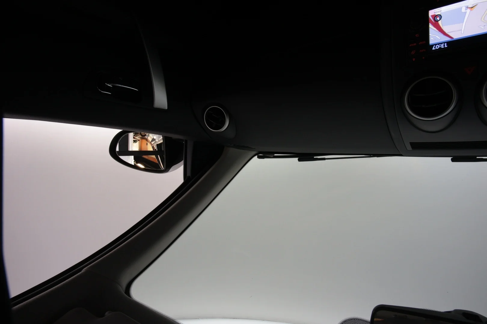 Car Image - 17wj03fBq59DSC4THrWWfd