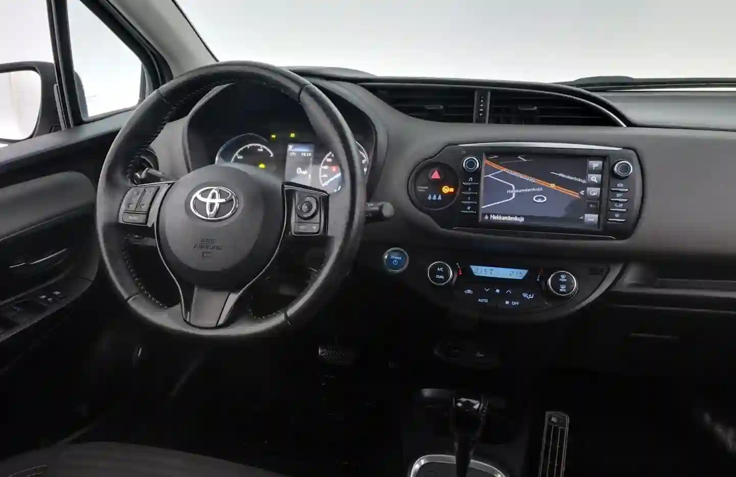 Car Image - kVxtlrVCa7sV8DR9rTwZ4