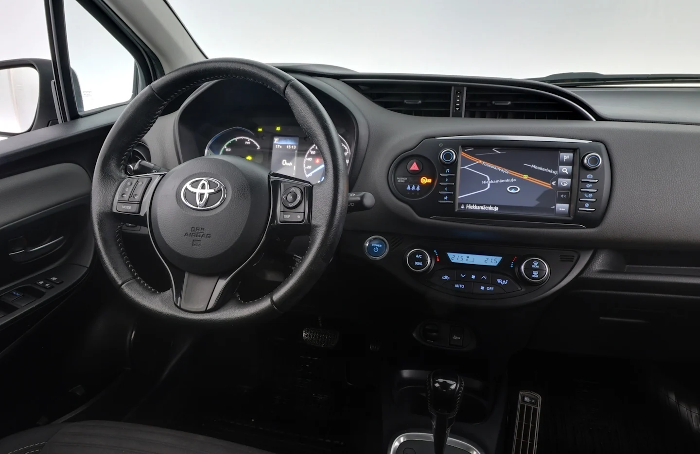 Car Image - kVxtlrVCa7sV8DR9rTwZ4
