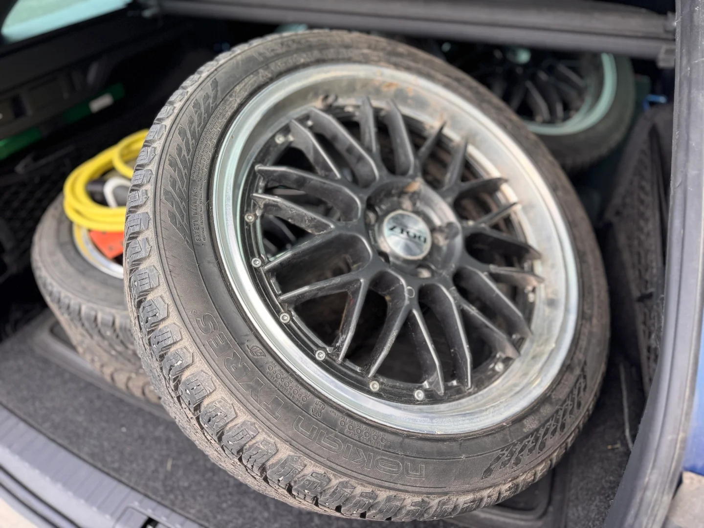Car Image - IJH2KYEfMFNmeEKA7iZOE