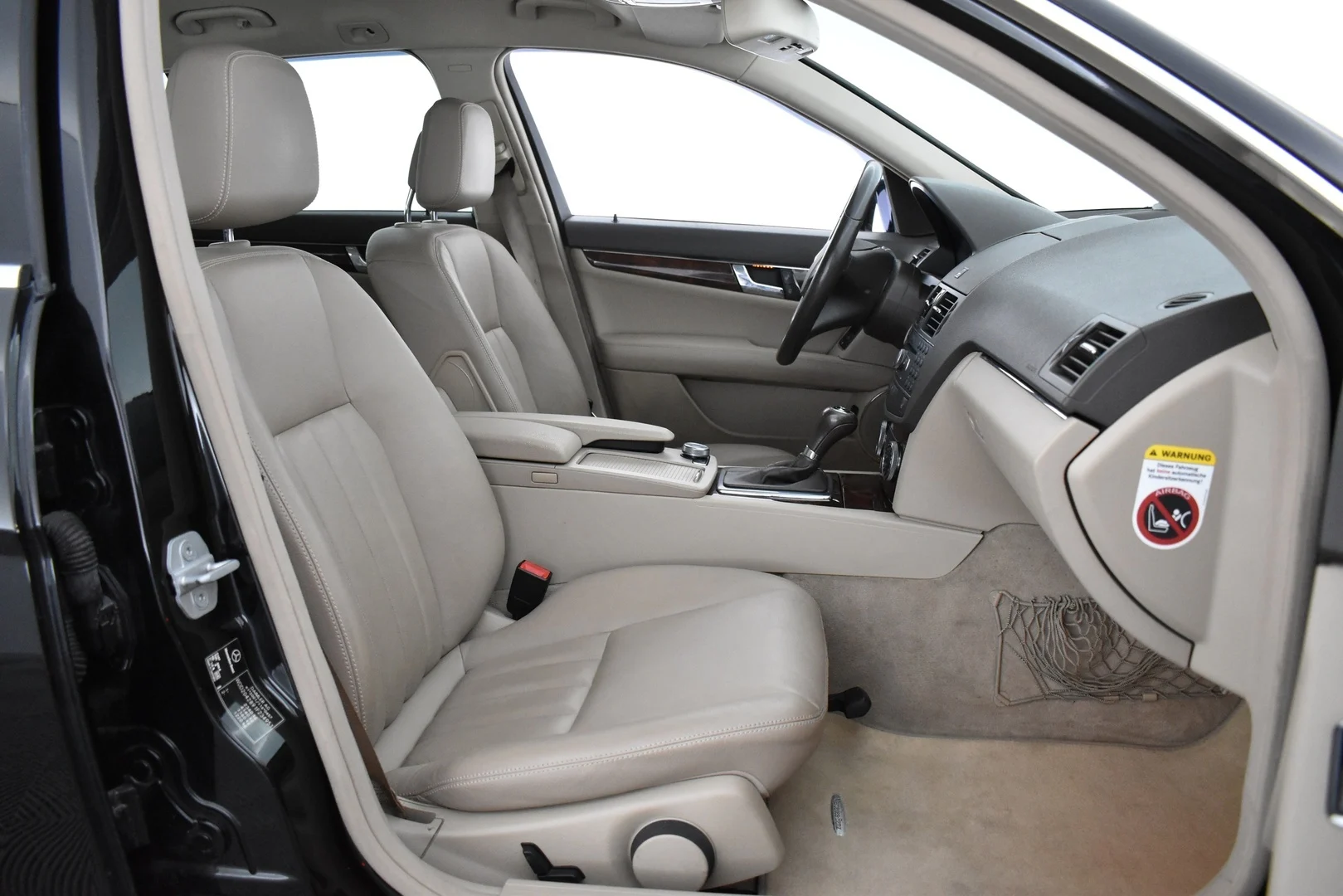 Car Image - 6jVhXgRvIaKZU8L93lkJ1M