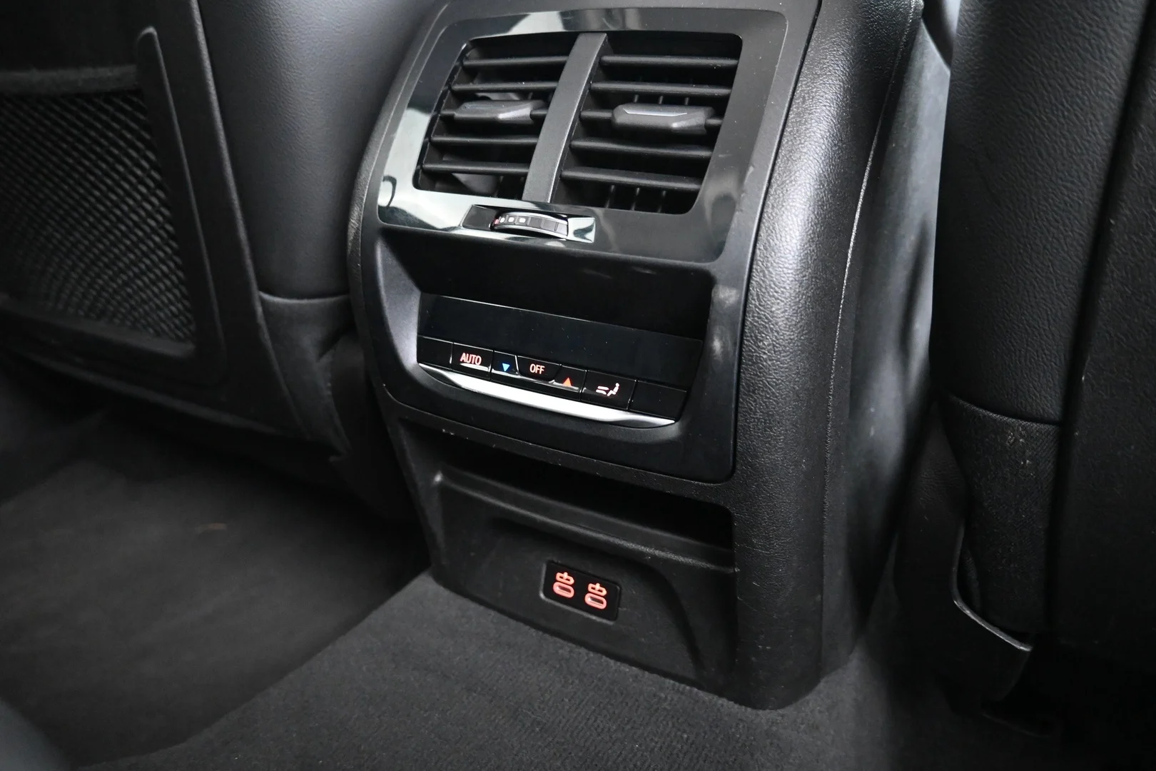Car Image - 2LRrHMYCHQPuyW3PVj8lou