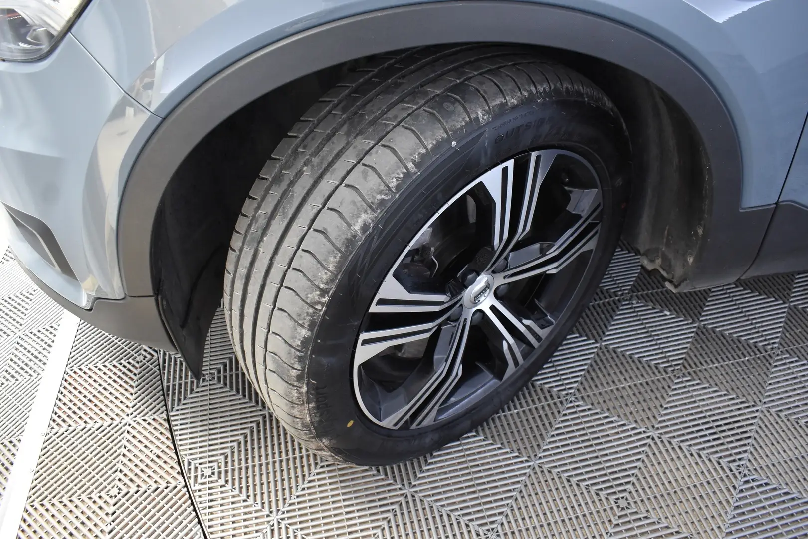 Car Image - zcVPHMAy5CPadIsDFefJ9