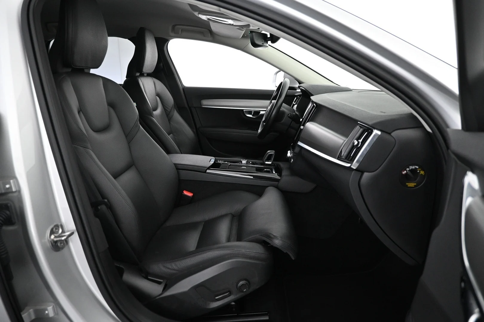 Car Image - 4naBzH1MrCn2zERTGVyjVO