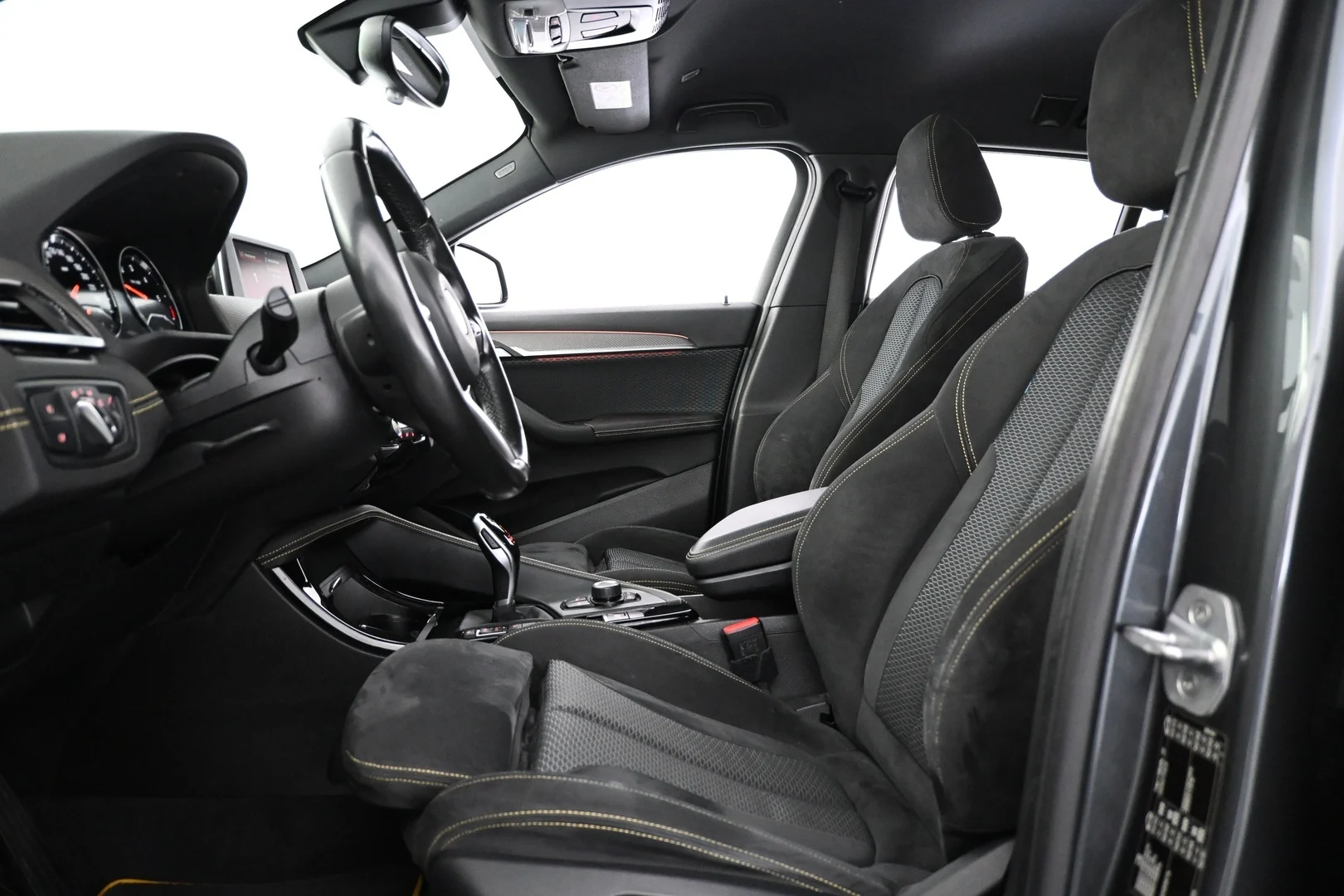 Car Image - KMLe0rxw3n0aFrmOKxadR