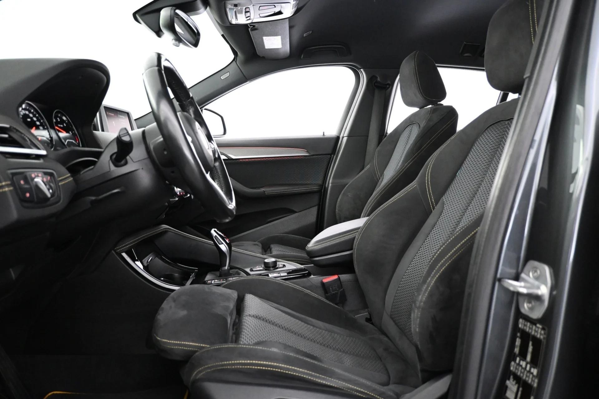 Car Image - KMLe0rxw3n0aFrmOKxadR