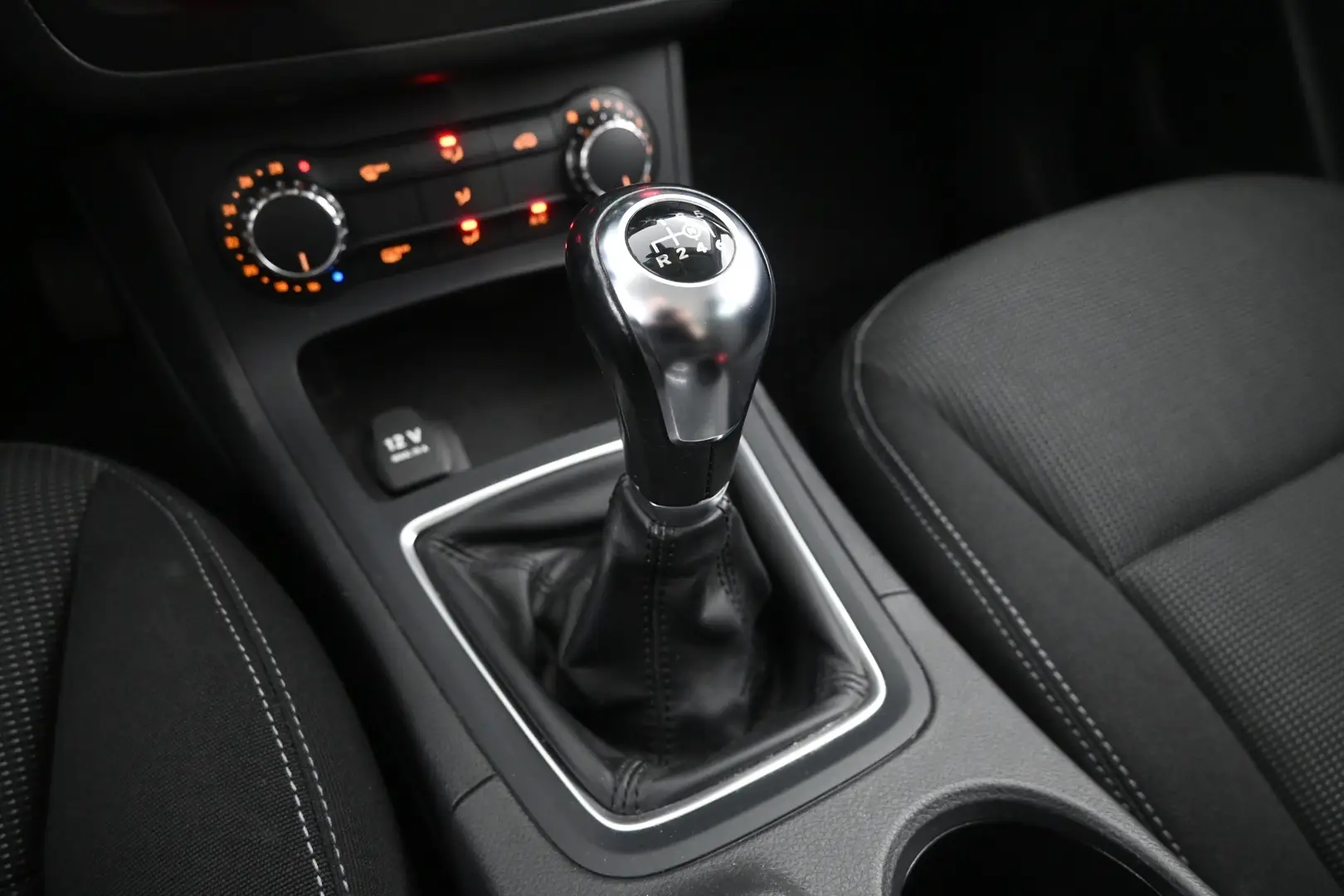 Car Image - 7l1BnZYVNCpkc8tv64ZwFG