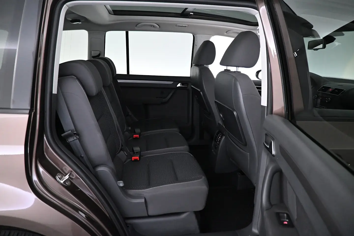 Car Image - 7DaFX37COitguY9DbIhVTh