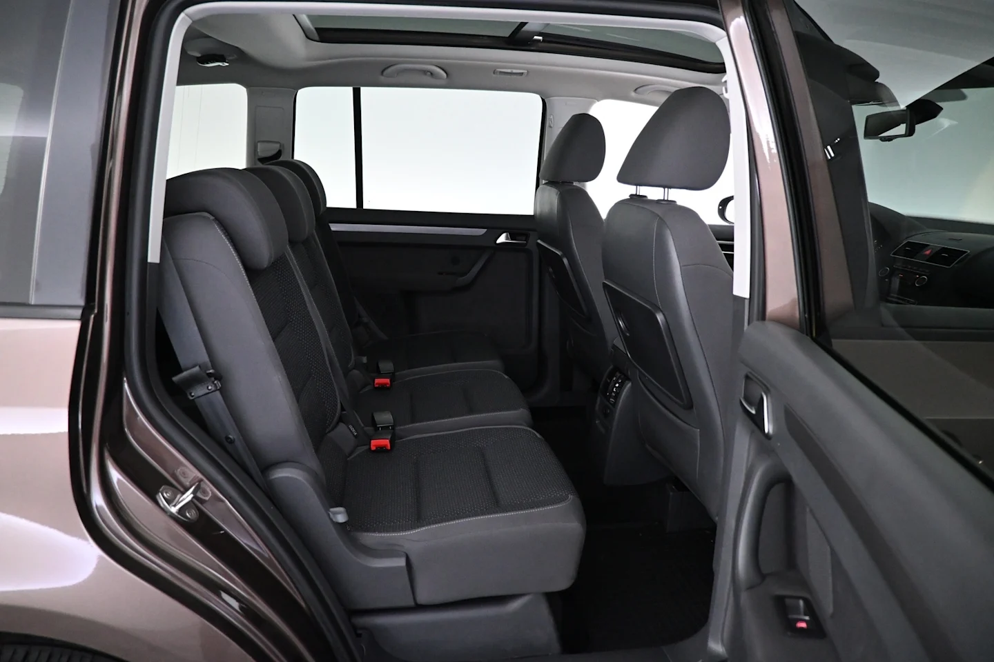 Car Image - 7DaFX37COitguY9DbIhVTh