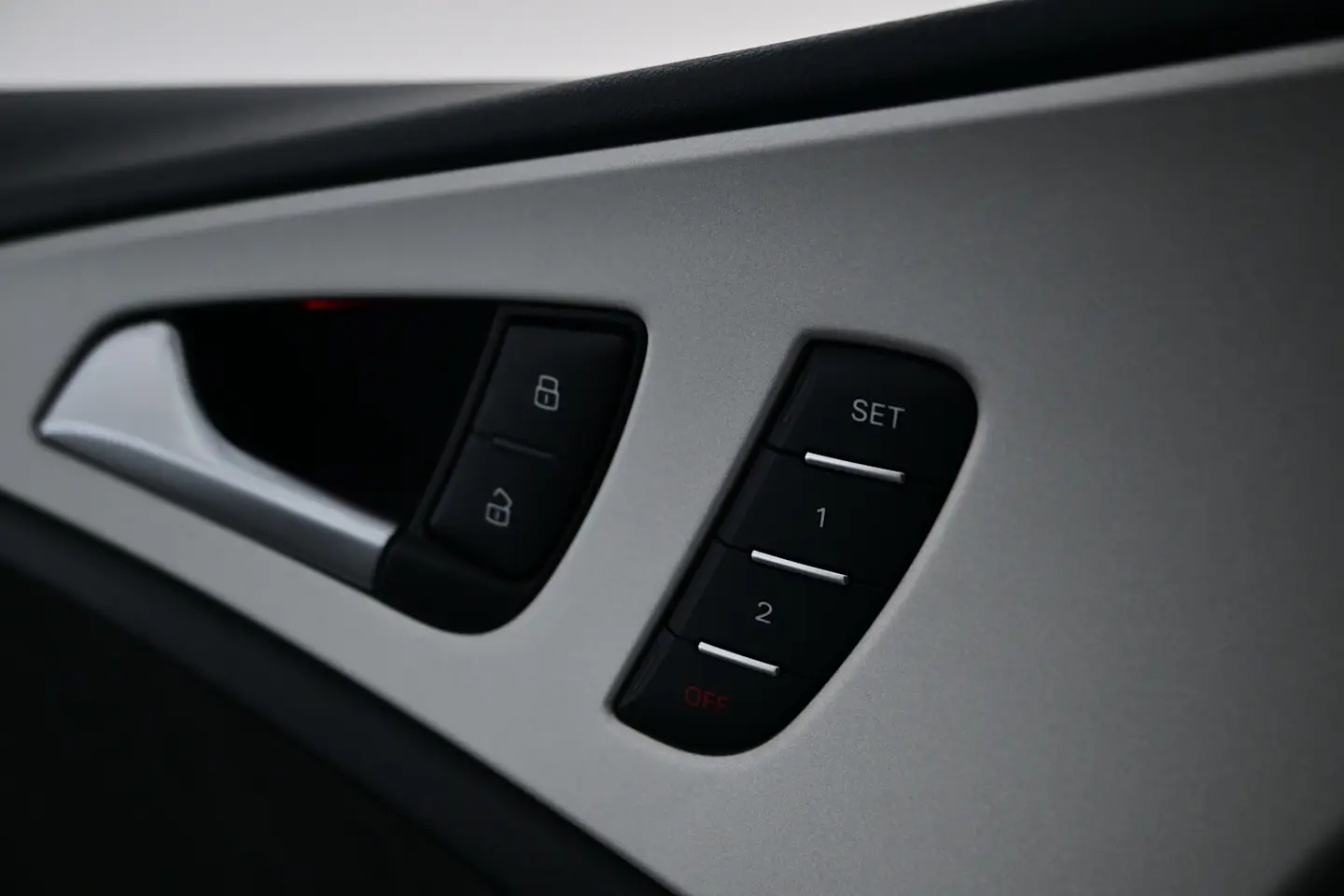 Car Image - 4nS0EK81SJbjOQrxFx4vrH