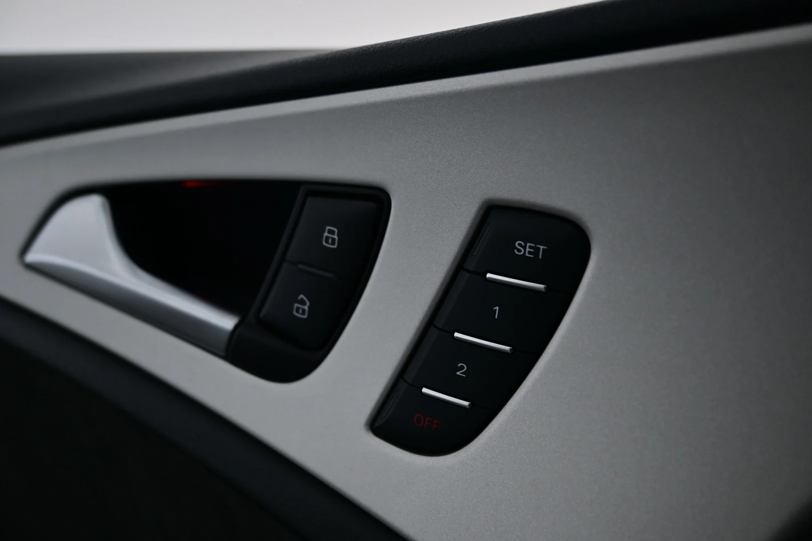 Car Image - 4nS0EK81SJbjOQrxFx4vrH