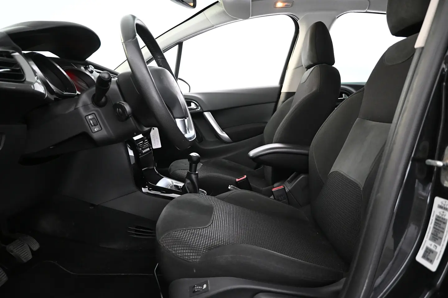 Car Image - 2c9biJ2Hxue2XG0431edMt