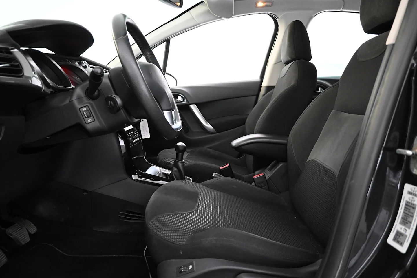 Car Image - 2c9biJ2Hxue2XG0431edMt