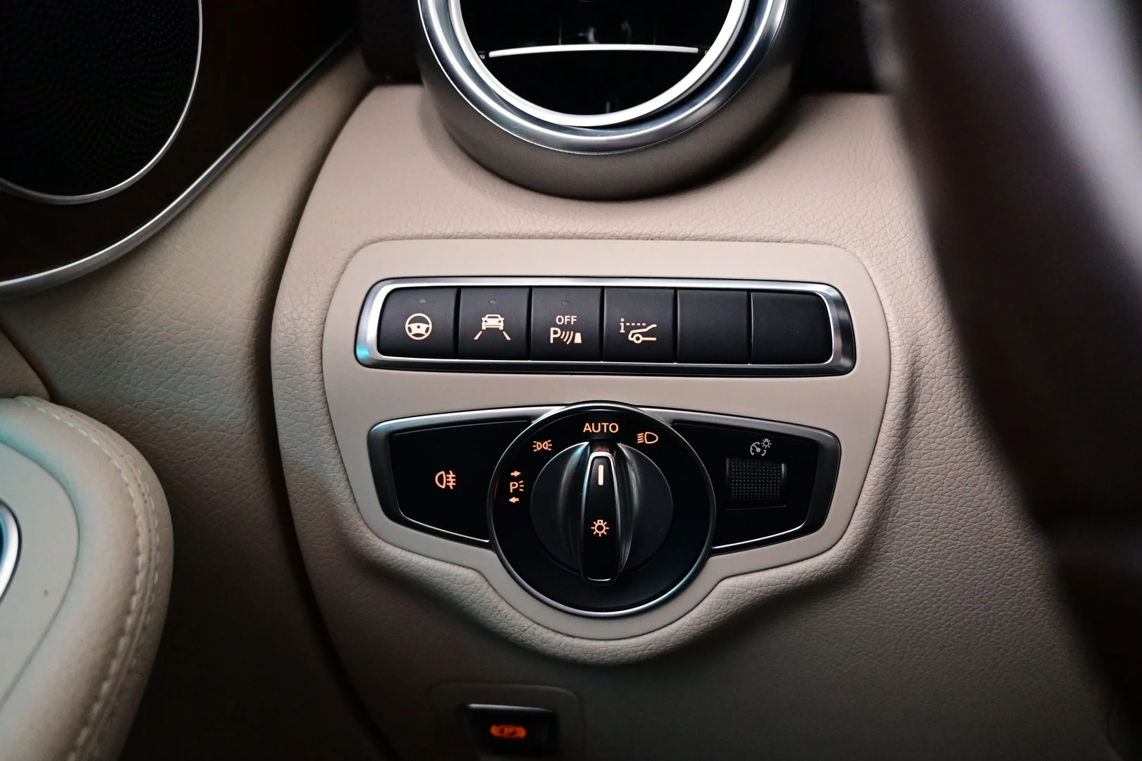 Car Image - 50xK9rGvfLvoOVHrBO6w2l