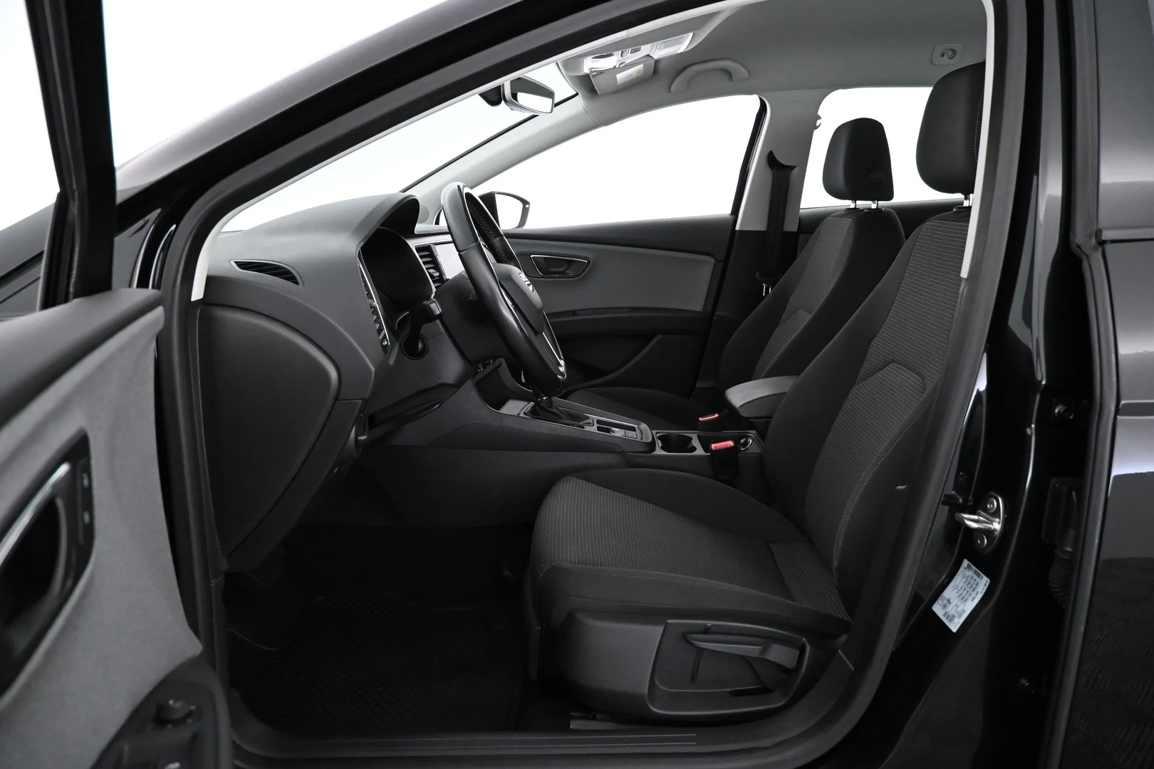 Car Image - 7LnegidQWvYn8zQpXoptpn