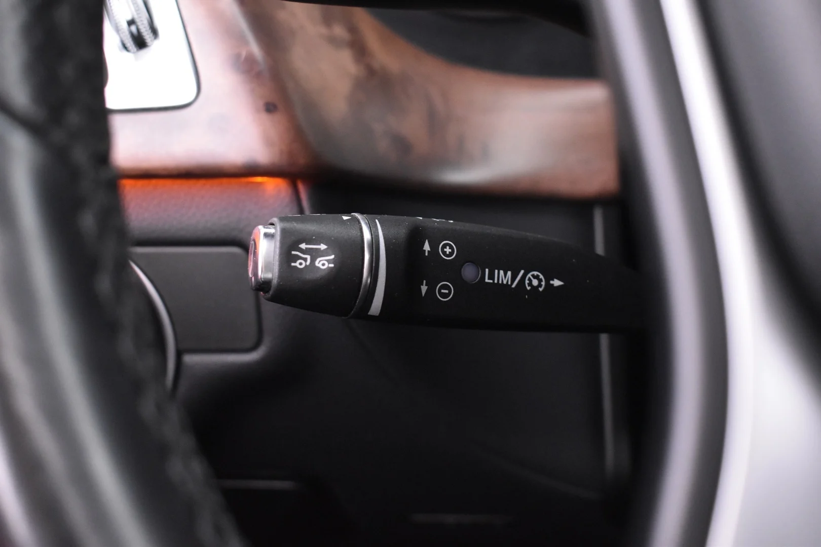 Car Image - 39i8bmfpGG72rltwjyVeV7