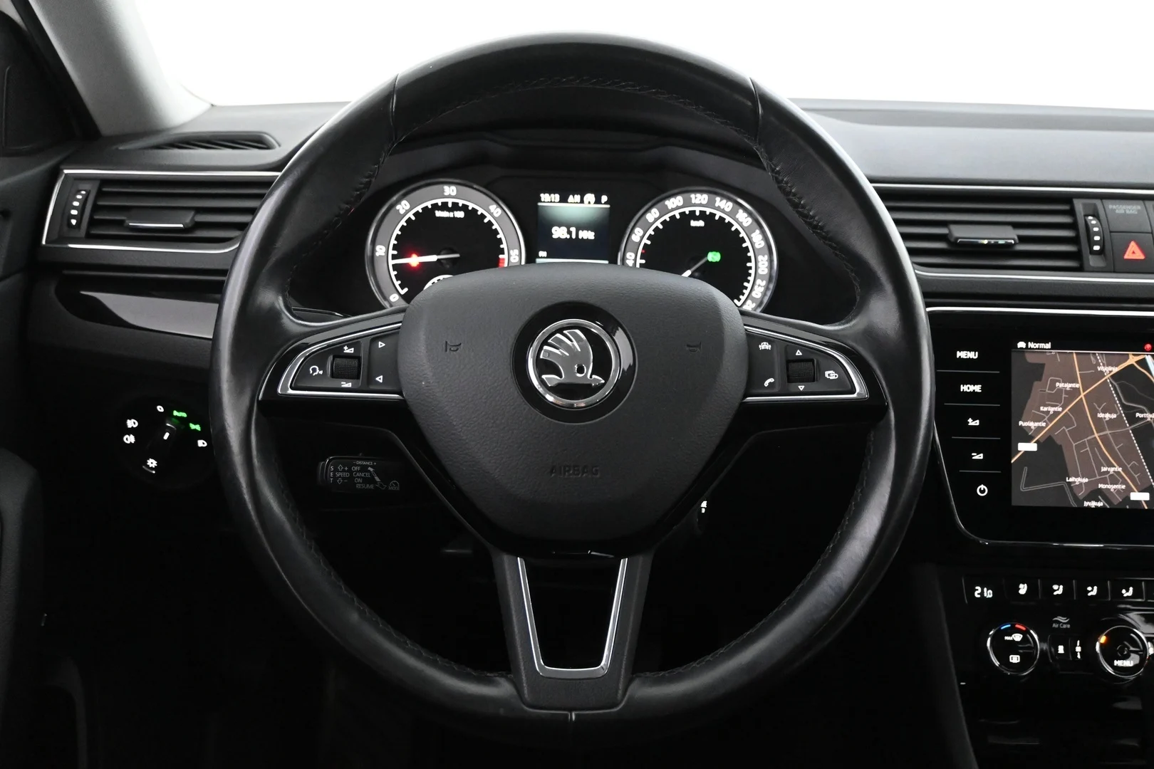 Car Image - 7psH3zEc7lvl0AlSPp0YVG