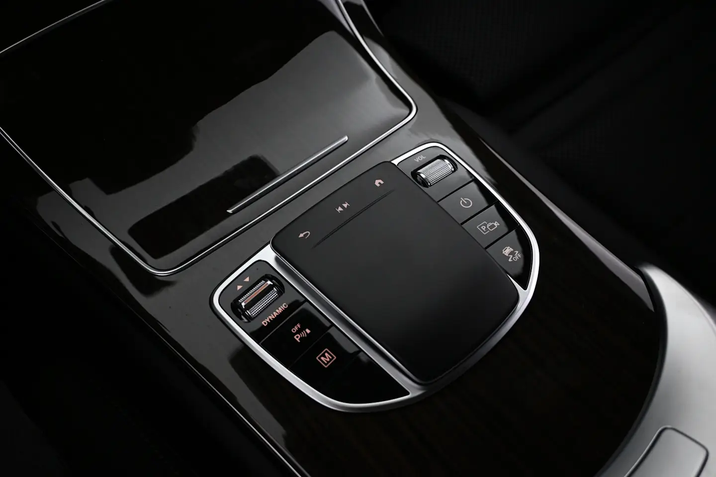 Car Image - 6H2r5xwdSU8rhUpXaard6D