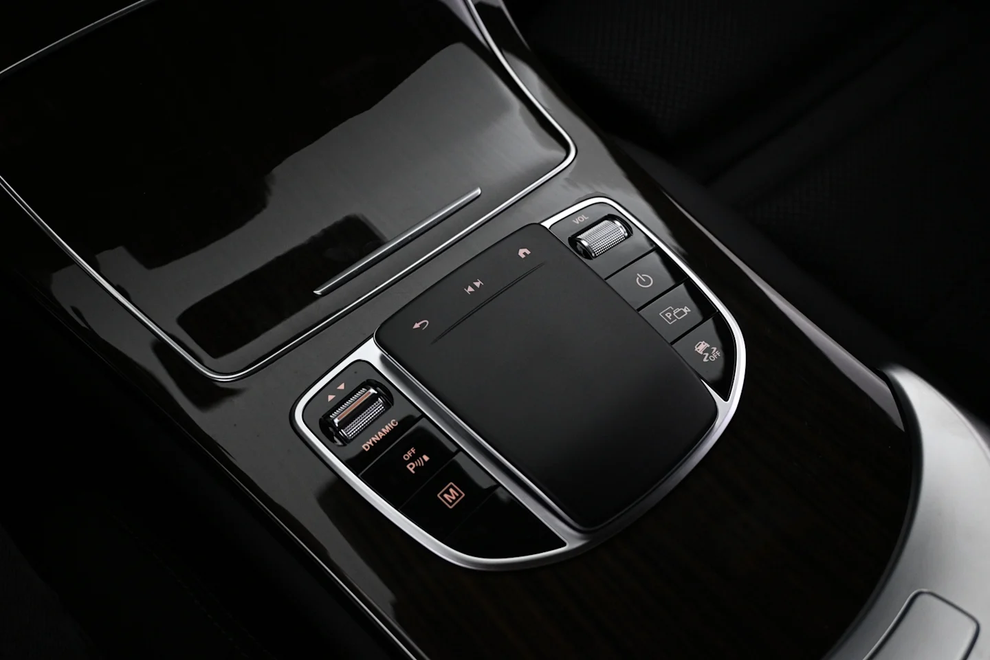 Car Image - 6H2r5xwdSU8rhUpXaard6D