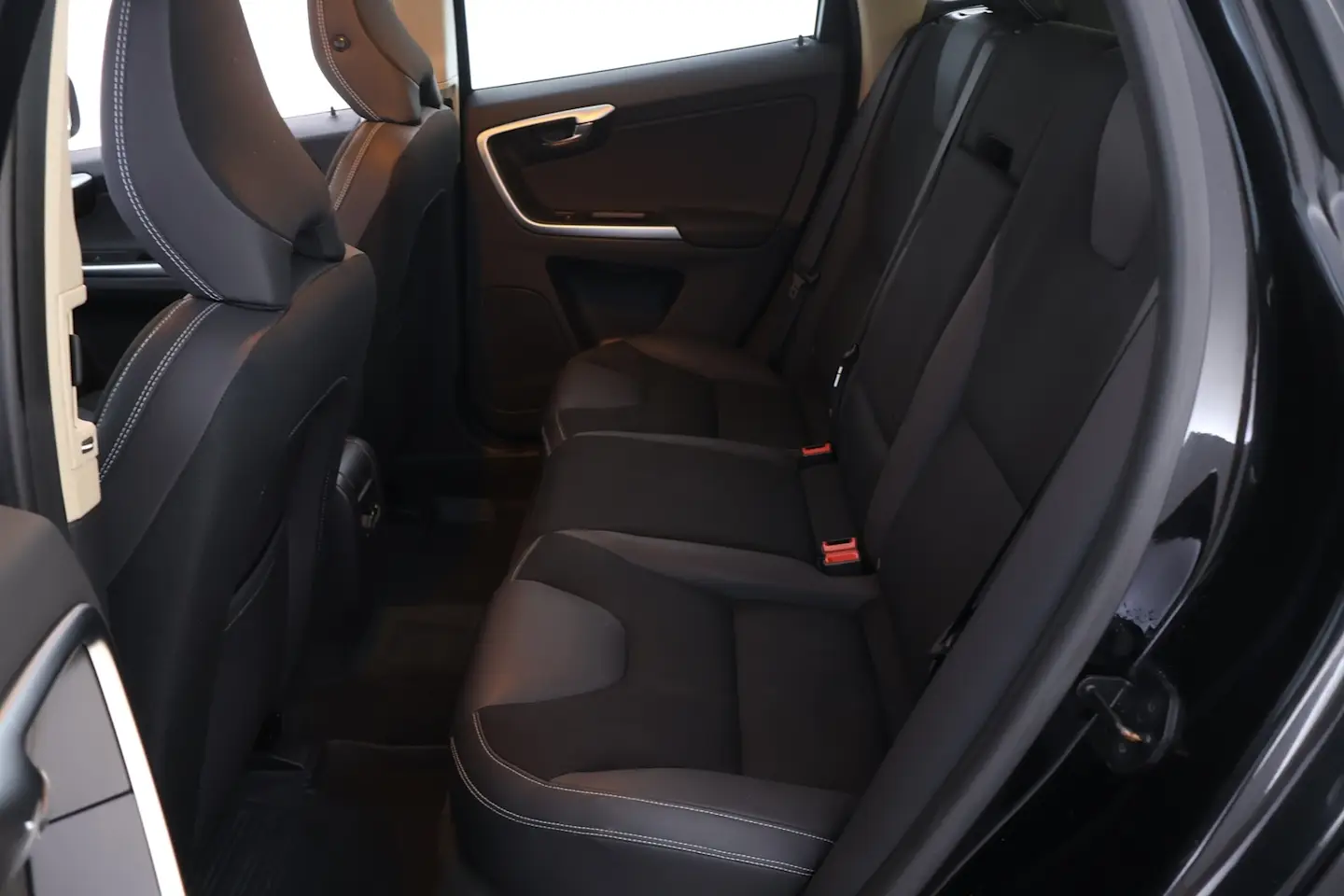 Car Image - Z398X6pXXtfDRMHD5YCeE