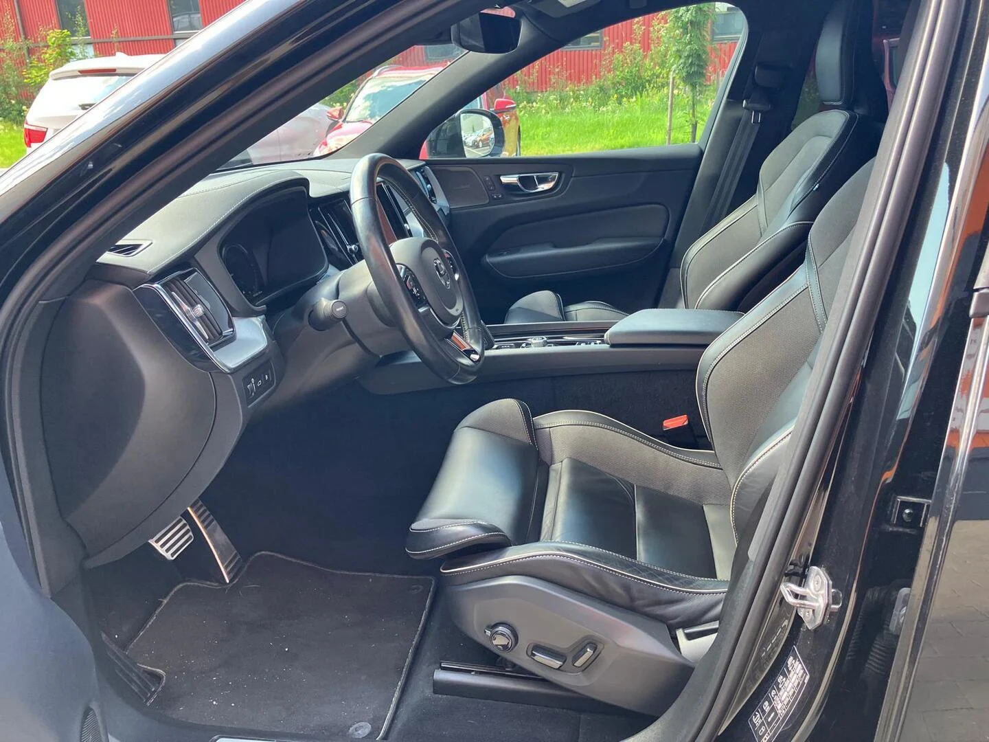 Car Image - 6bYBUoh9bl3EPPNOZ0WmiA