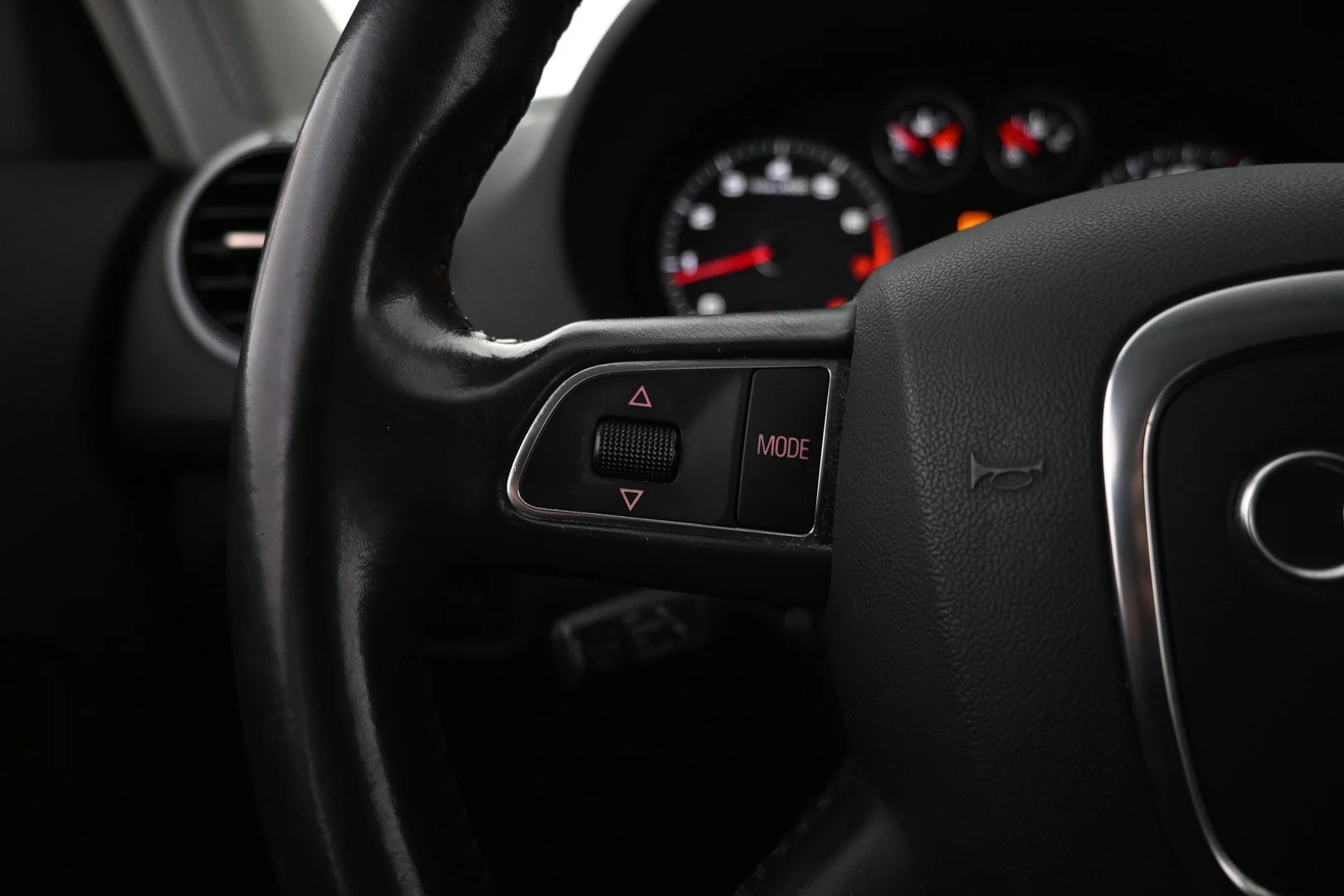 Car Image - 2ns6drg0MINeDFe6iZcxnn