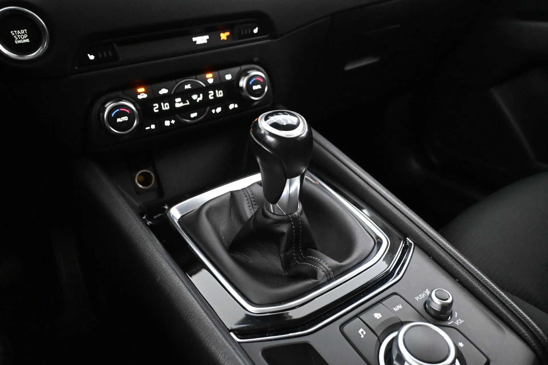 Car Image - V8Luium5qRcEuTjS9PJh5