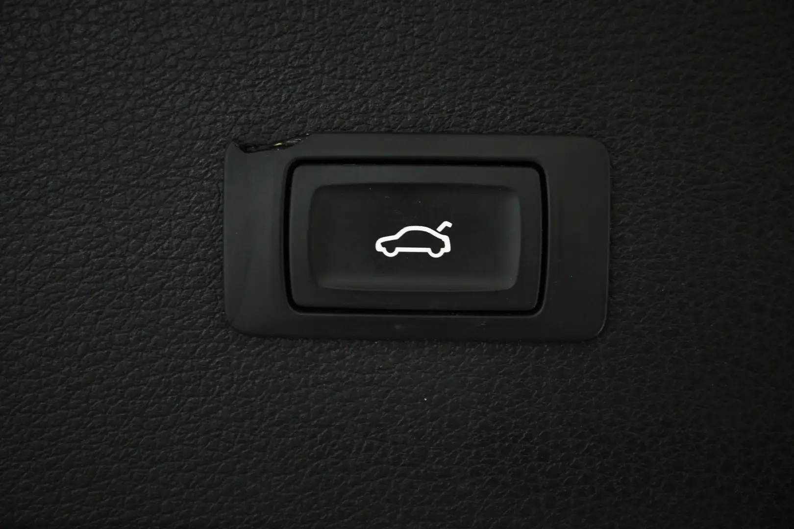 Car Image - 1nhCL3iWTeRETnCsgUteUU