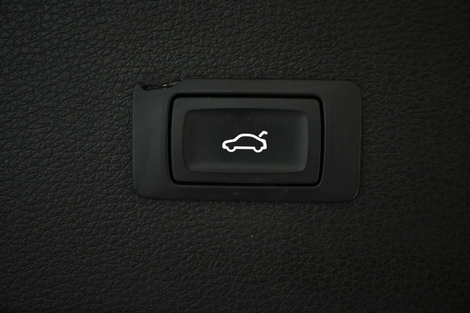 Car Image - 1nhCL3iWTeRETnCsgUteUU