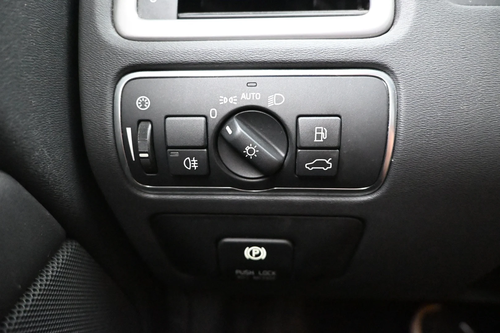 Car Image - 2PY2kmPEL2qYPeY355cVj5