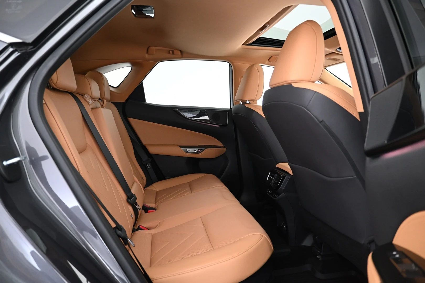 Car Image - 665uiFR3C3BXDKfnj0cSIz