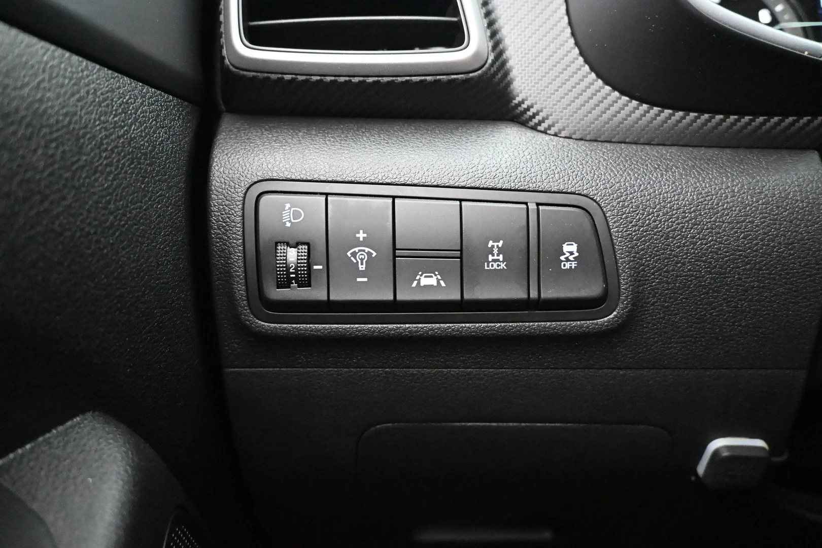 Car Image - 6CRFix35jrlwSxal4TvkbY