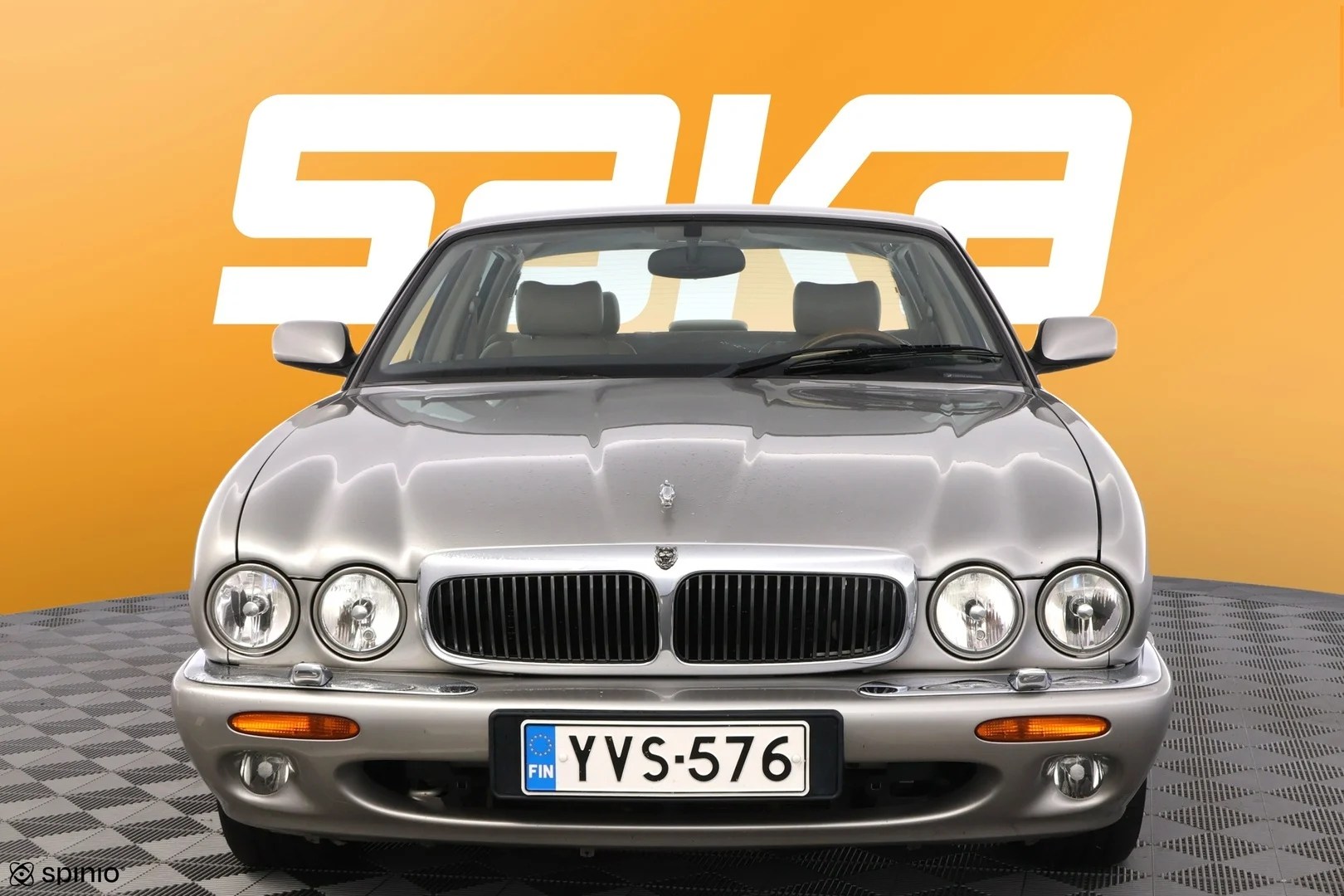 Car Image - FwyJT6Ga9AAlmVO8qm1Q8