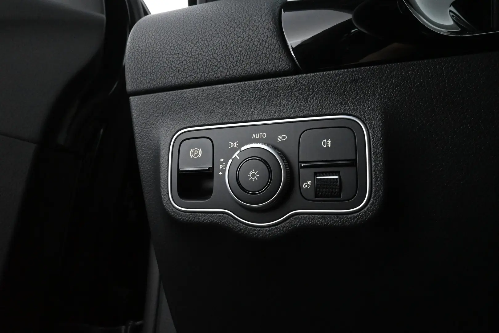 Car Image - 5B15sBUq2WDPQjcdk1xMyT