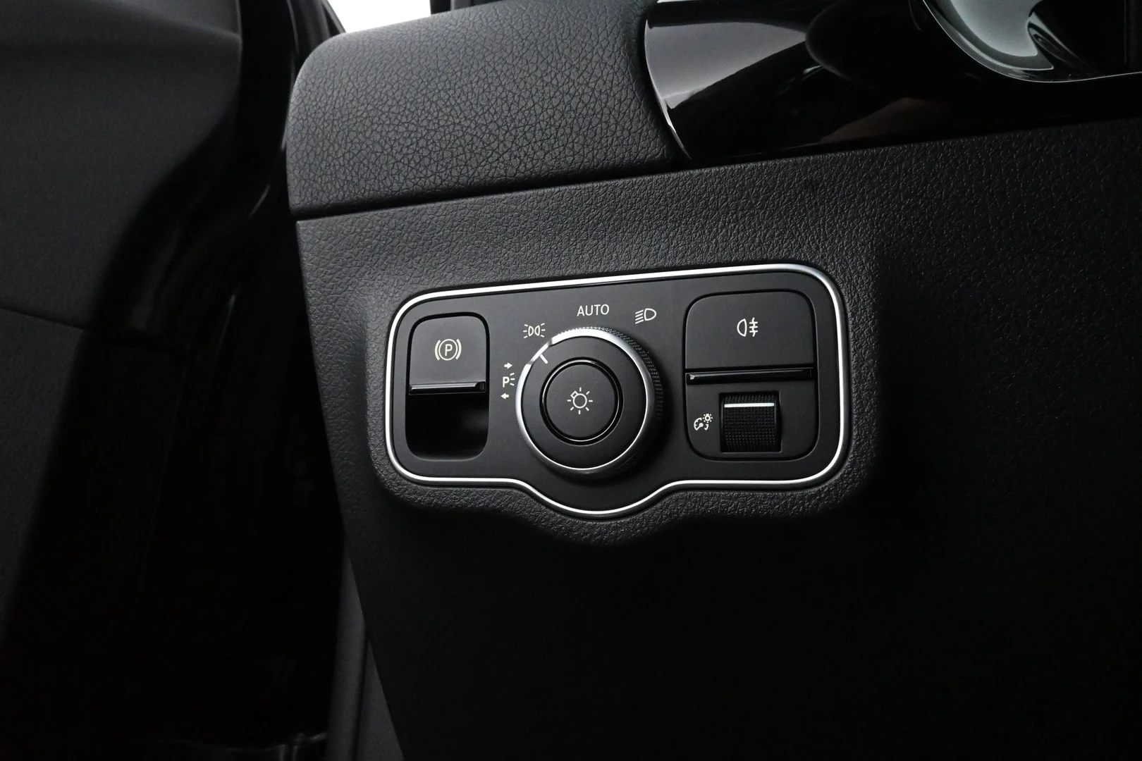 Car Image - 5B15sBUq2WDPQjcdk1xMyT