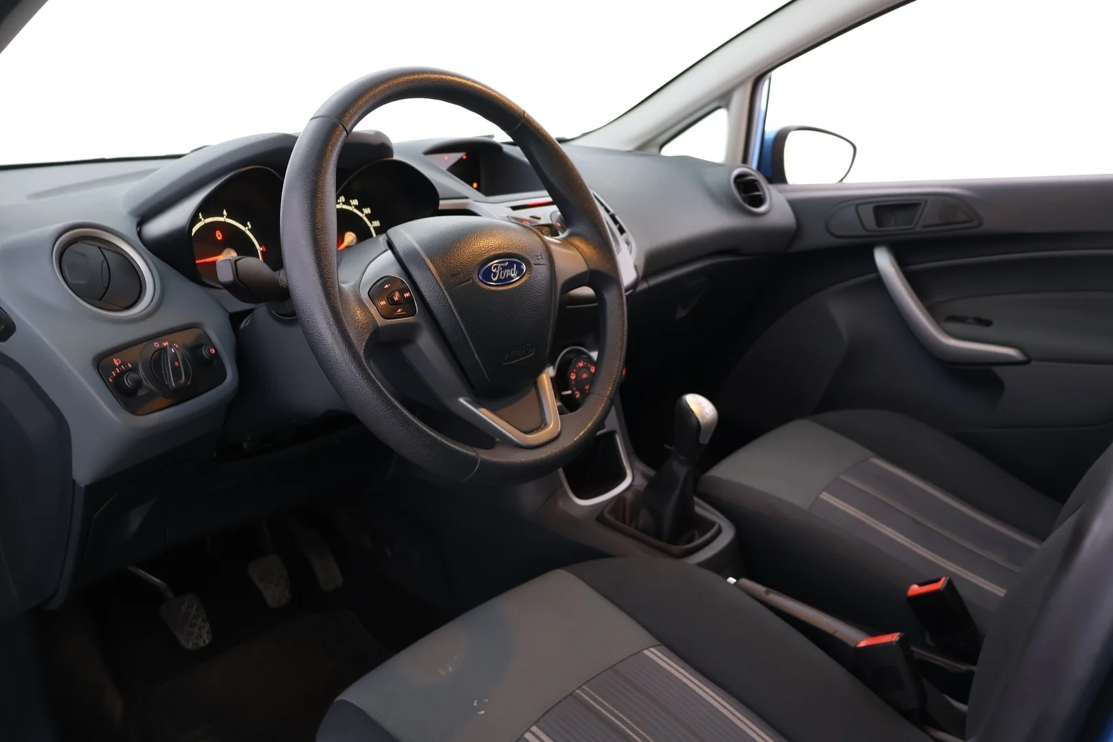Car Image - vWF8KgI2nVDQDIxZxbVKN