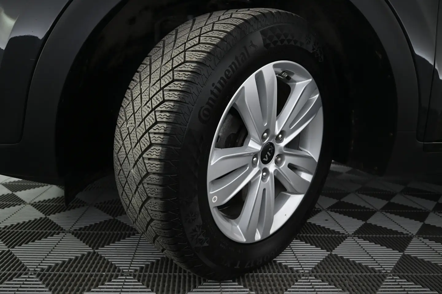Car Image - 72h5j8HvHGhVrz05MinPKn