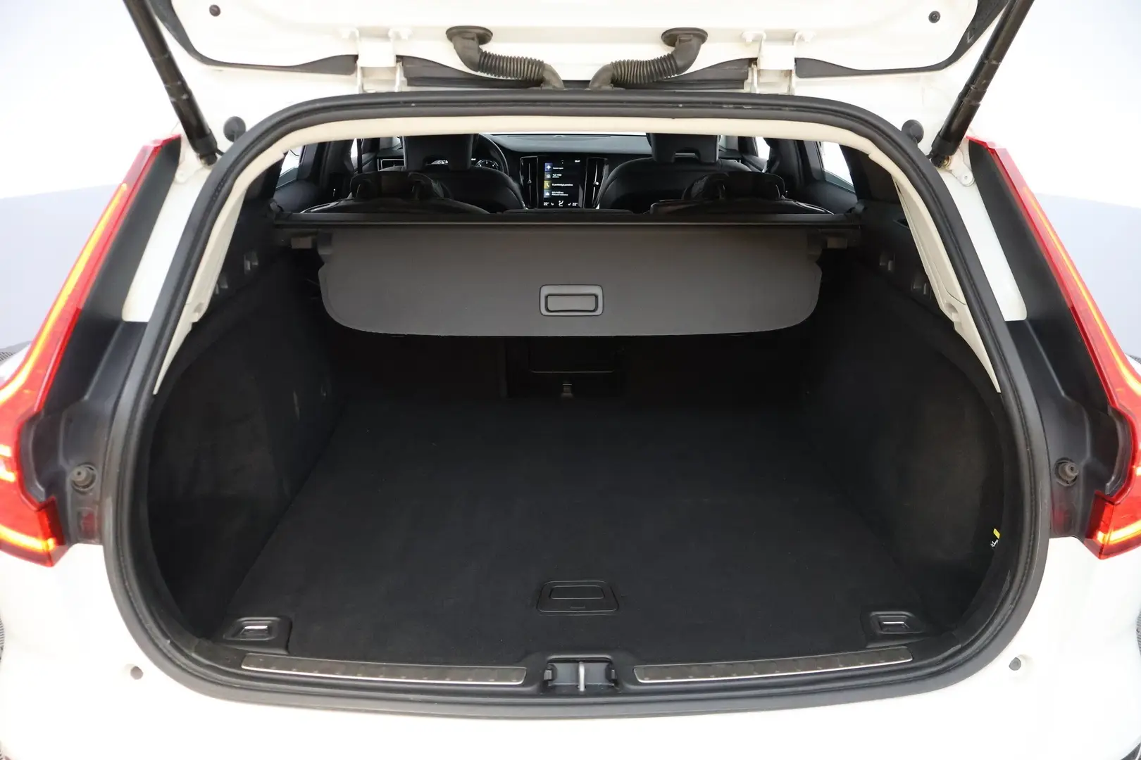 Car Image - 2SdPEQC1UwNLt0xIjPxigJ