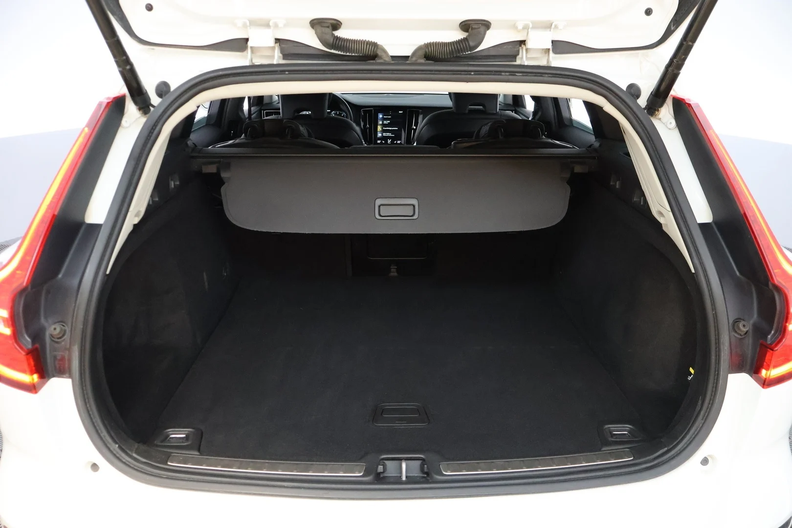 Car Image - 2SdPEQC1UwNLt0xIjPxigJ