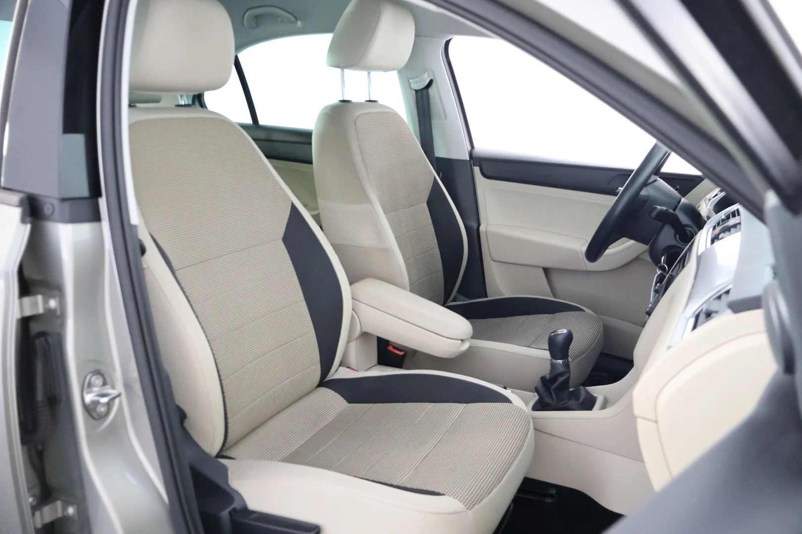 Car Image - 7wzPjxD1rBHffsOvqSRRoS