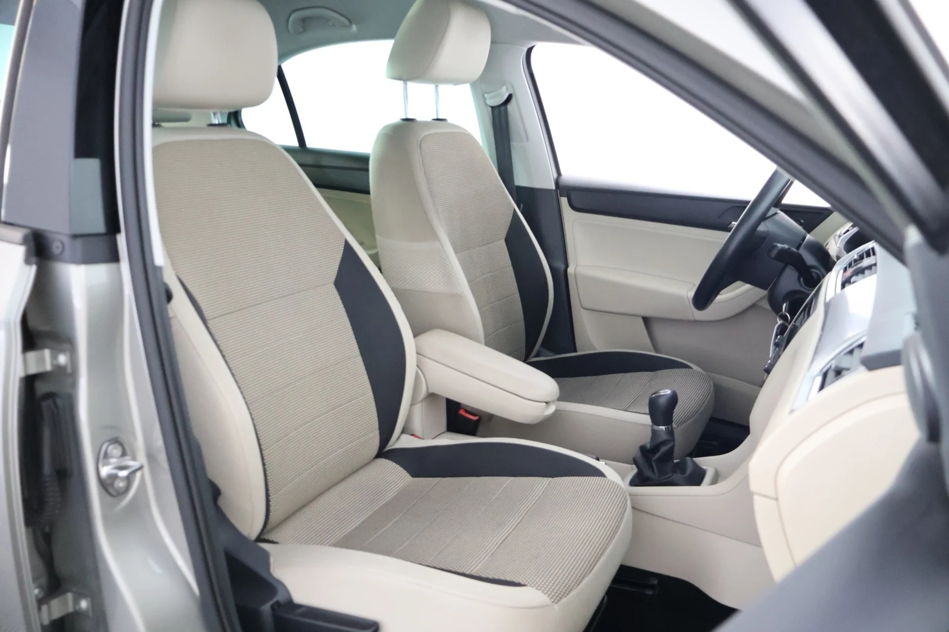 Car Image - 7wzPjxD1rBHffsOvqSRRoS