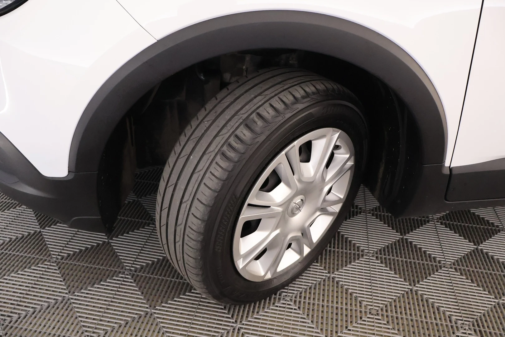 Car Image - 36CqapxHd7dM8Gsl31lwJC