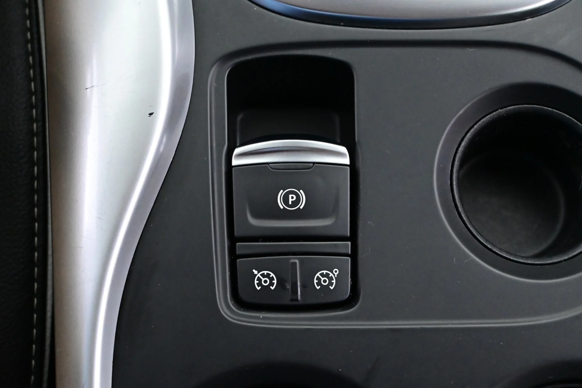 Car Image - 1mxbIhEhLIvlS0QzH6WgrU