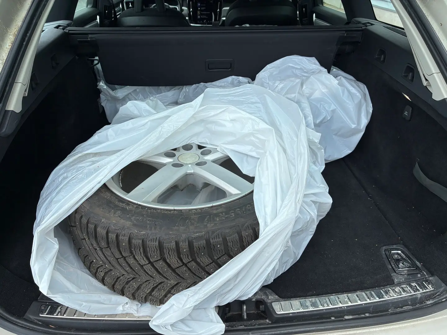 Car Image - 5JJy5QhRjcXhwAJnW1xtMB
