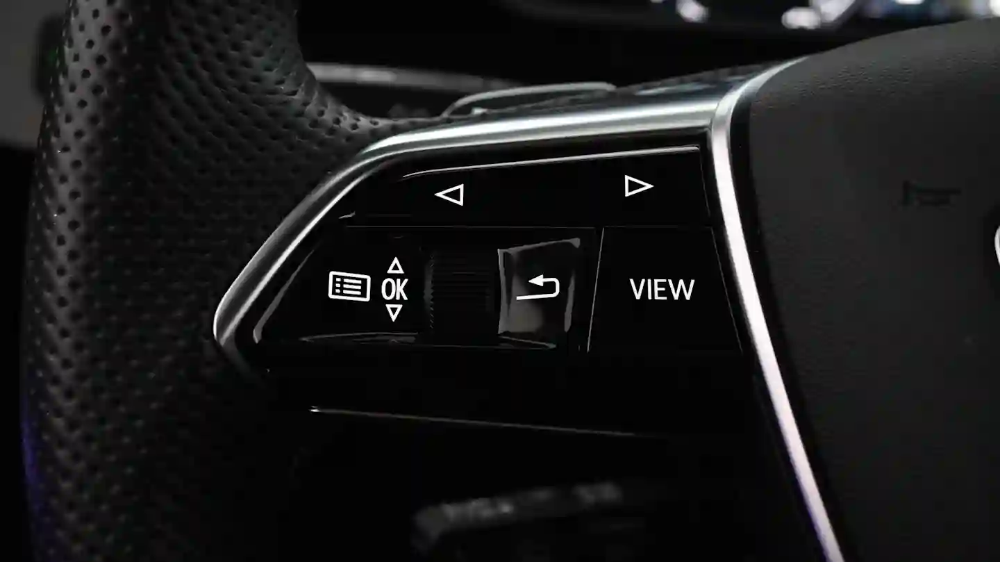 Car Image - 2Ji56n4gU5OsKzdobDPTuK
