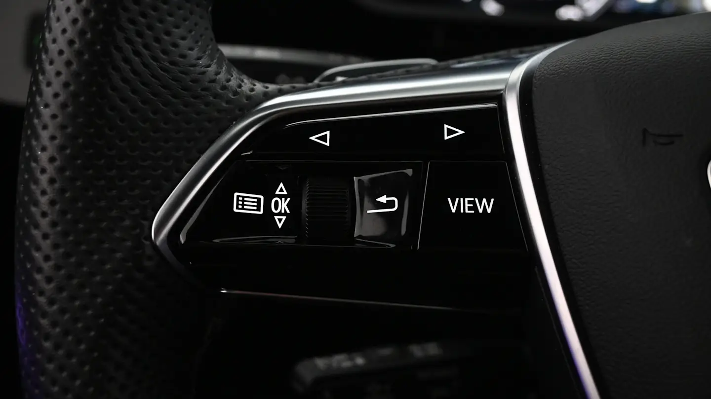 Car Image - 2Ji56n4gU5OsKzdobDPTuK