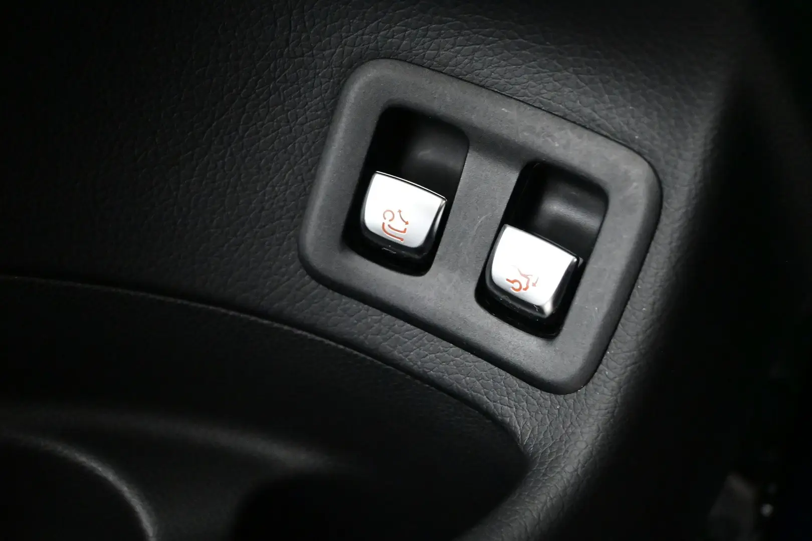 Car Image - 7gIsmEf8VJzSLnhzWmwxeb