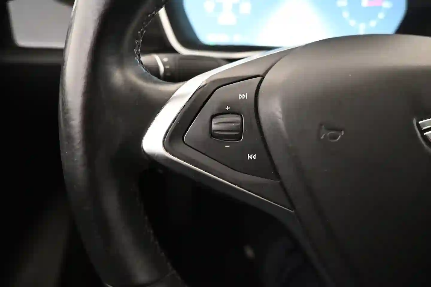 Car Image - 7KlrH1ZIuLLxiwgLjFzlri
