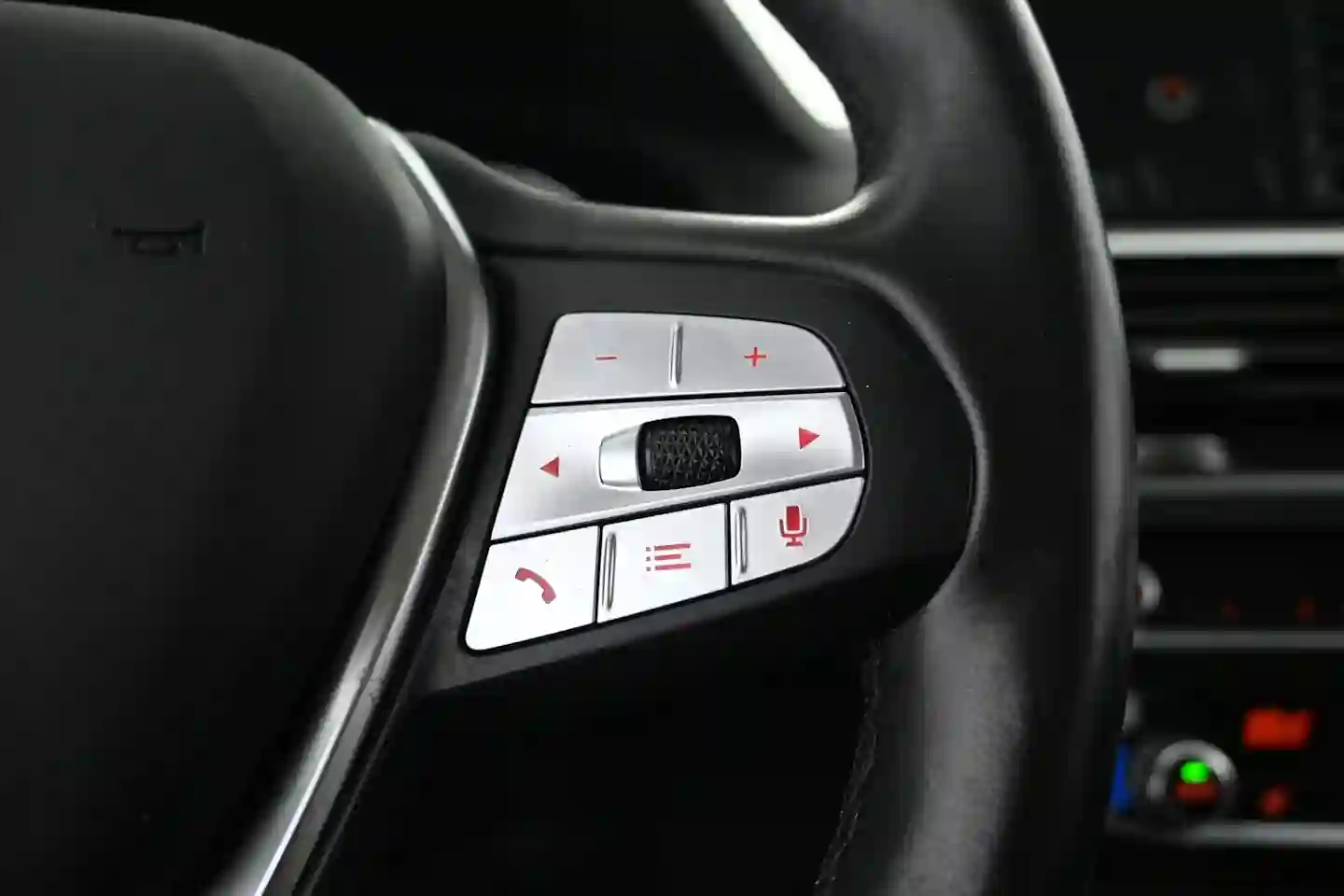Car Image - 47kYgrp810B0qFwwN8bBXW