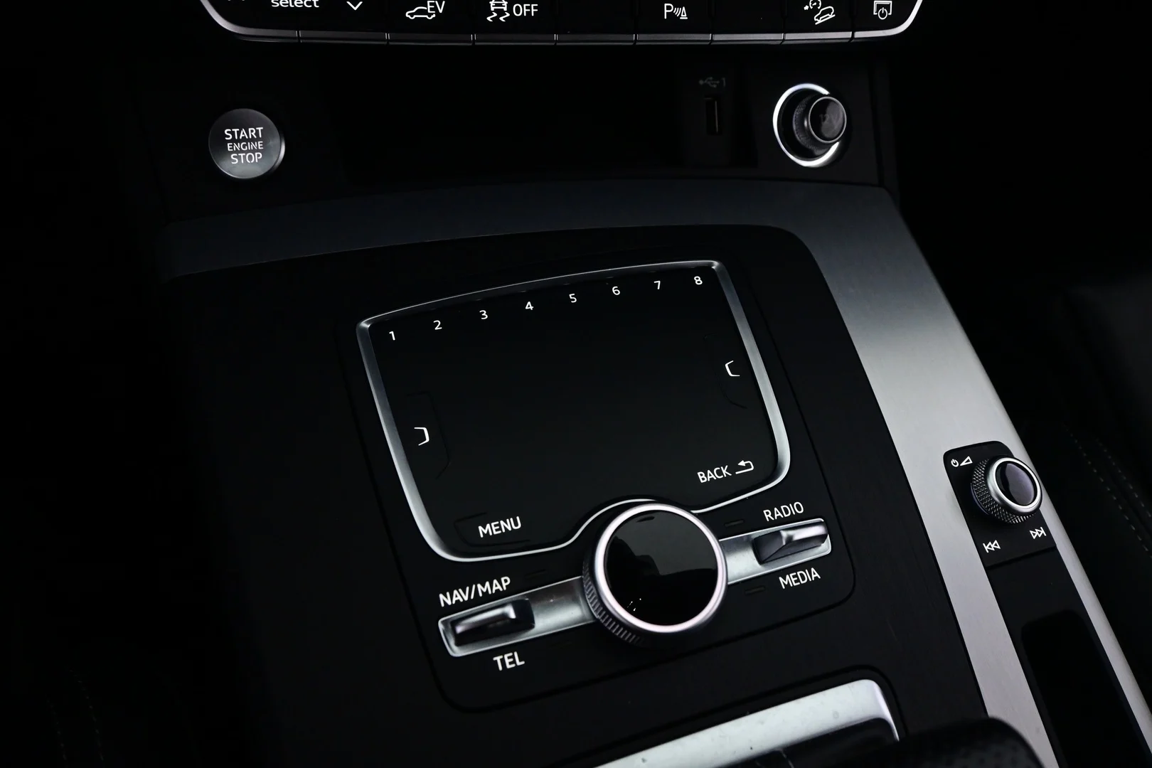 Car Image - 2LaAzPFZH6mEj3ceNtOOYl